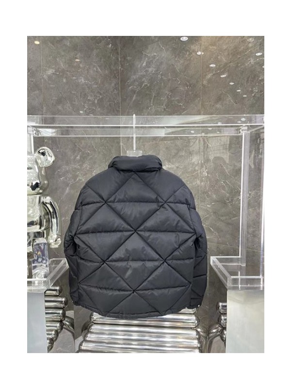 프라다 패딩 (남성용)